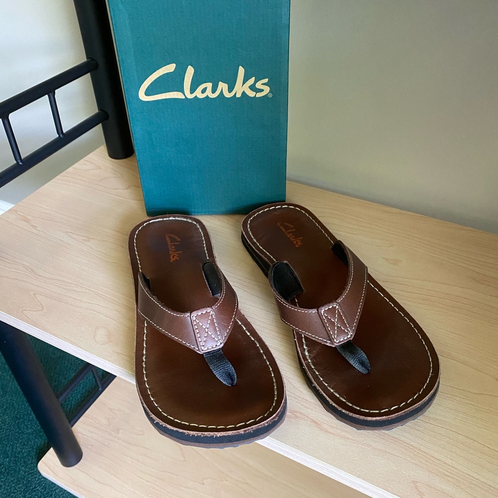 Clarks size 8M brown leather never worn outside
